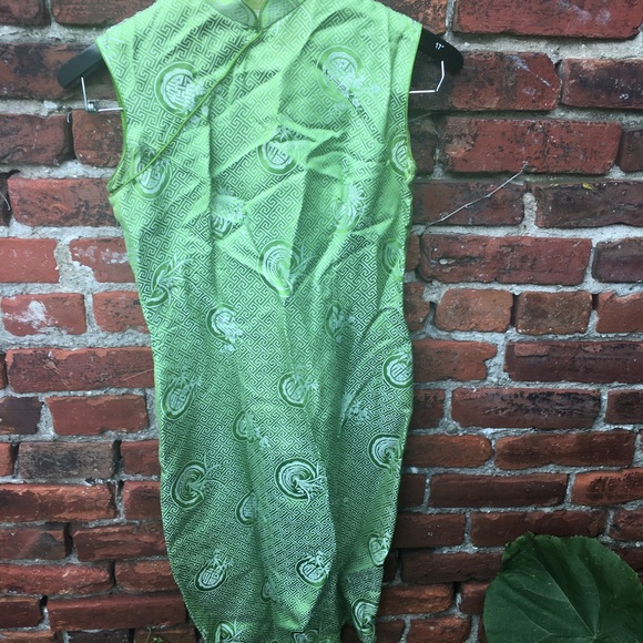 Exquisite Asian Patterned 2 Piece Handmade Suit - Picture 5 of 5